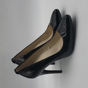 1050- Calvin Klein Women's Heel Black Shoes Size 8